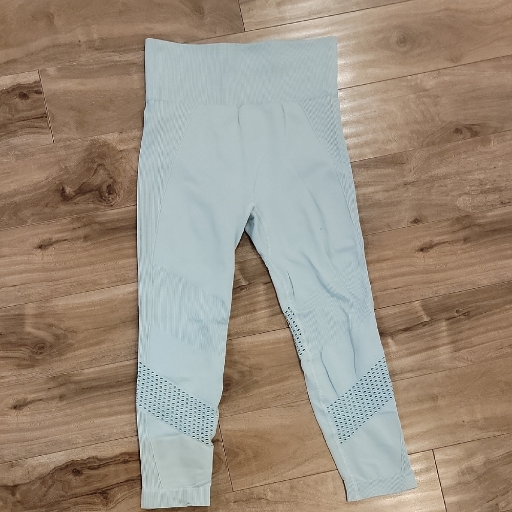 ❄️3/$30 LA SENZA Turquoise Blue Lasercut Athletic Leggings